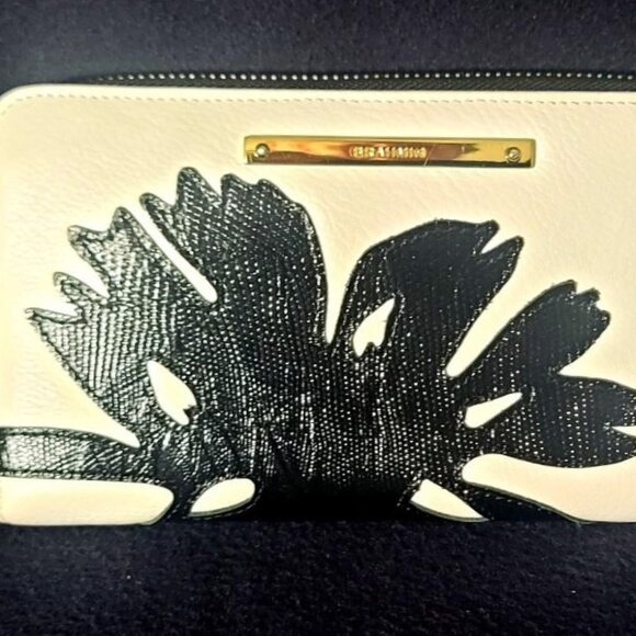 2 PC. BRAHMIN LARGE DUXBURY MONACO WHITE/BLACK SHOULDER BAG PURSE-SURI WALLET - Picture 3 of 12